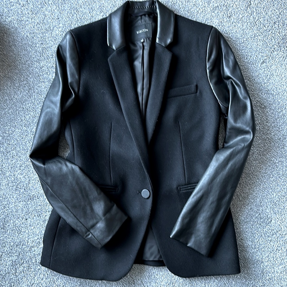 Aritzia Babaton Mixed Media Structured Blazer